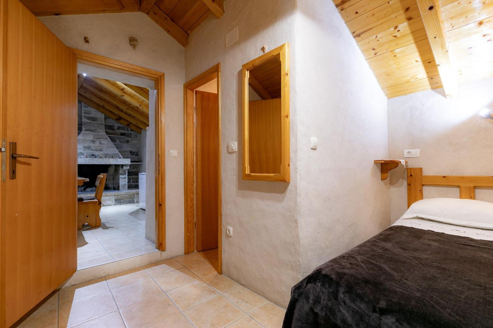 Stone House Harmony Apartment Zrnovo Room photo