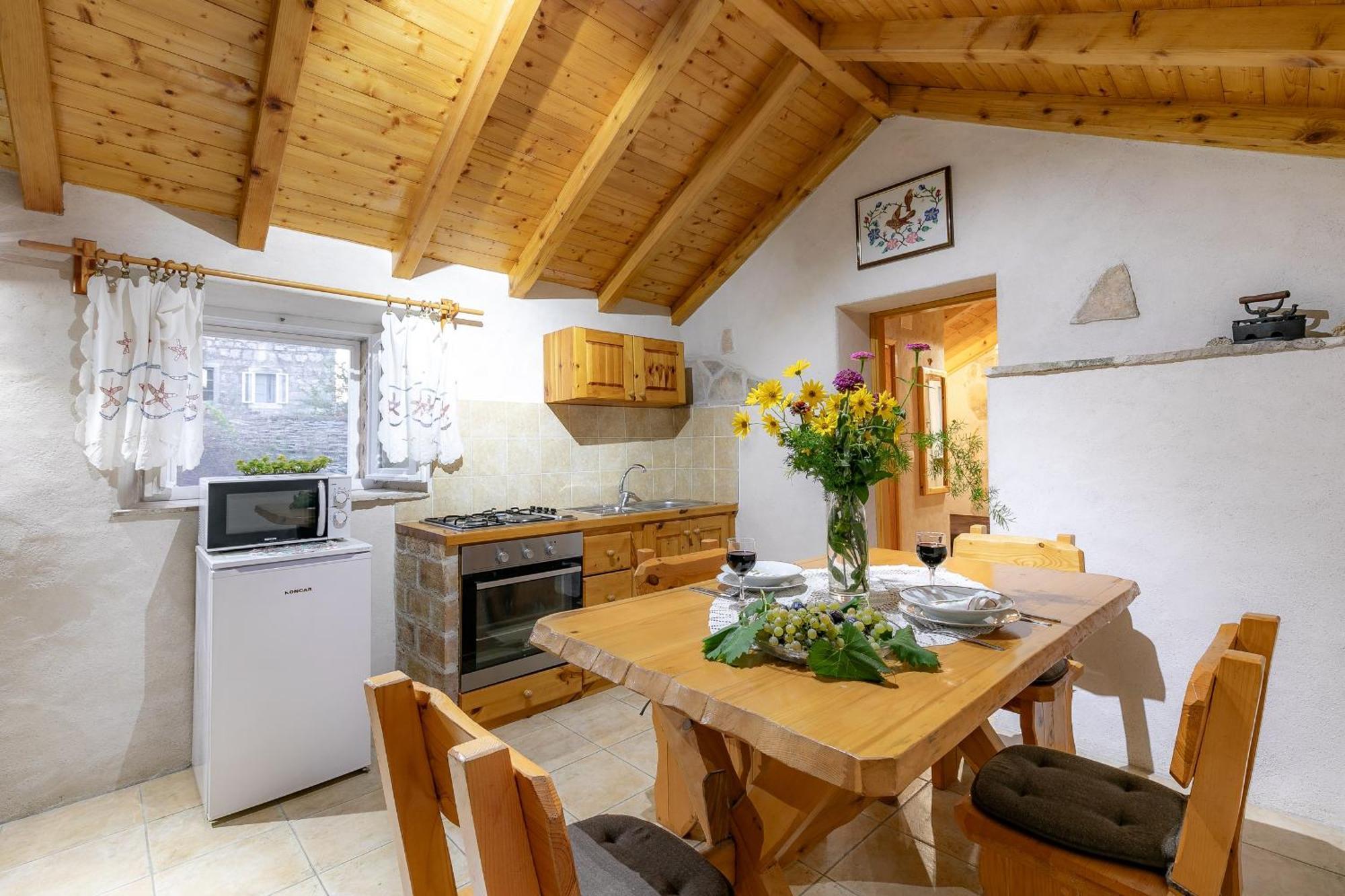 Stone House Harmony Apartment Zrnovo Room photo