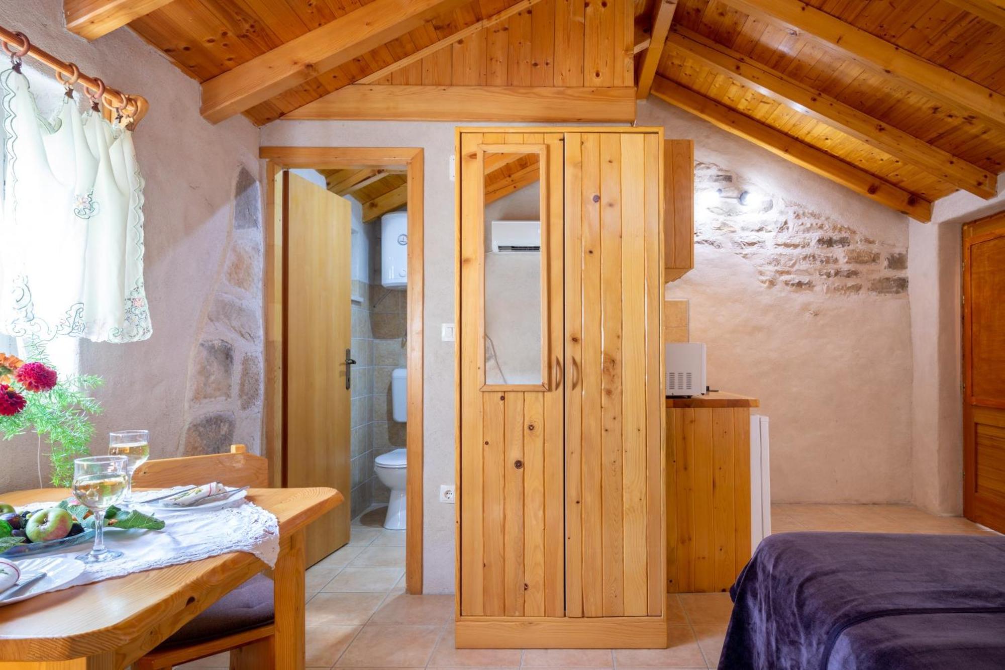 Stone House Harmony Apartment Zrnovo Room photo
